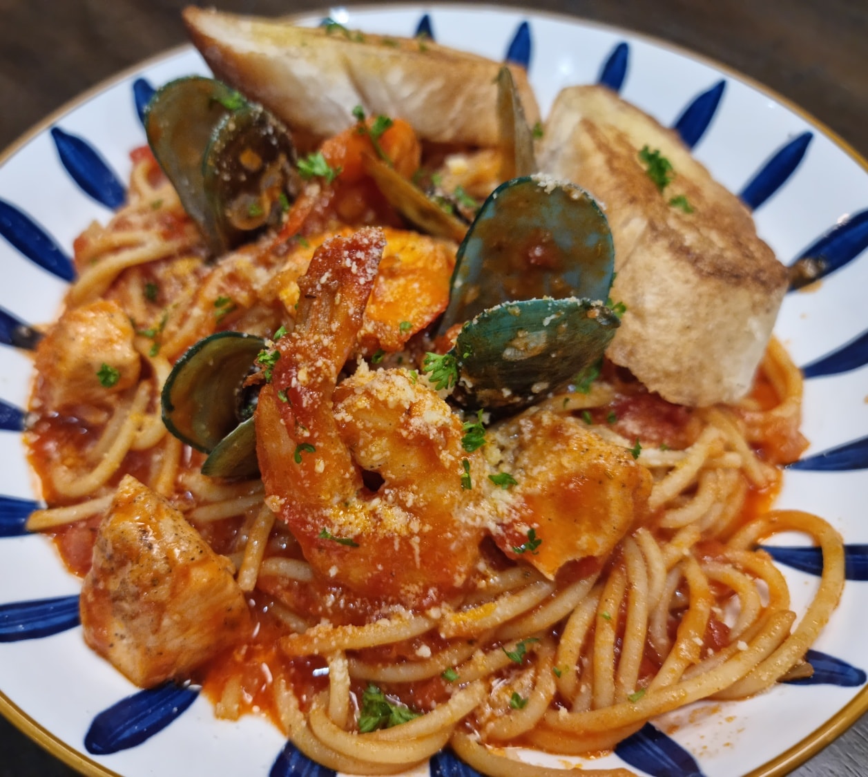 Seafood Pasta - Hotel Grande